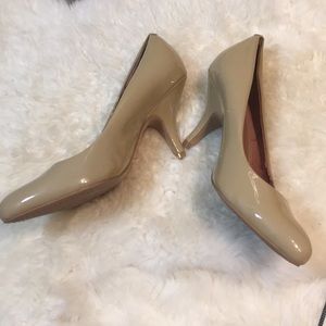 Vince Camuto Tan Kitten Heel